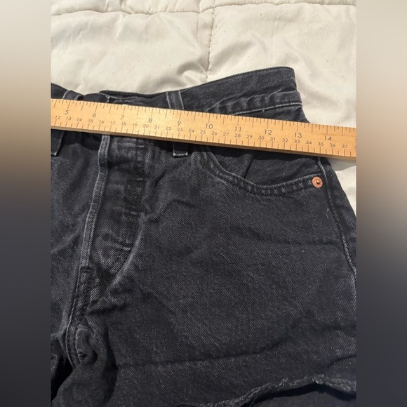 Levi’s 501 high rise button fly distressed black shorts size 25 - Picture 8 of 10